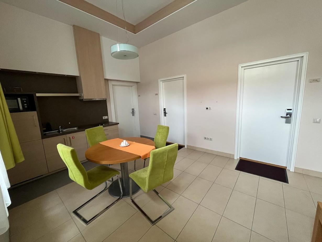 Soleil Apartman Szeged Ngoại thất bức ảnh