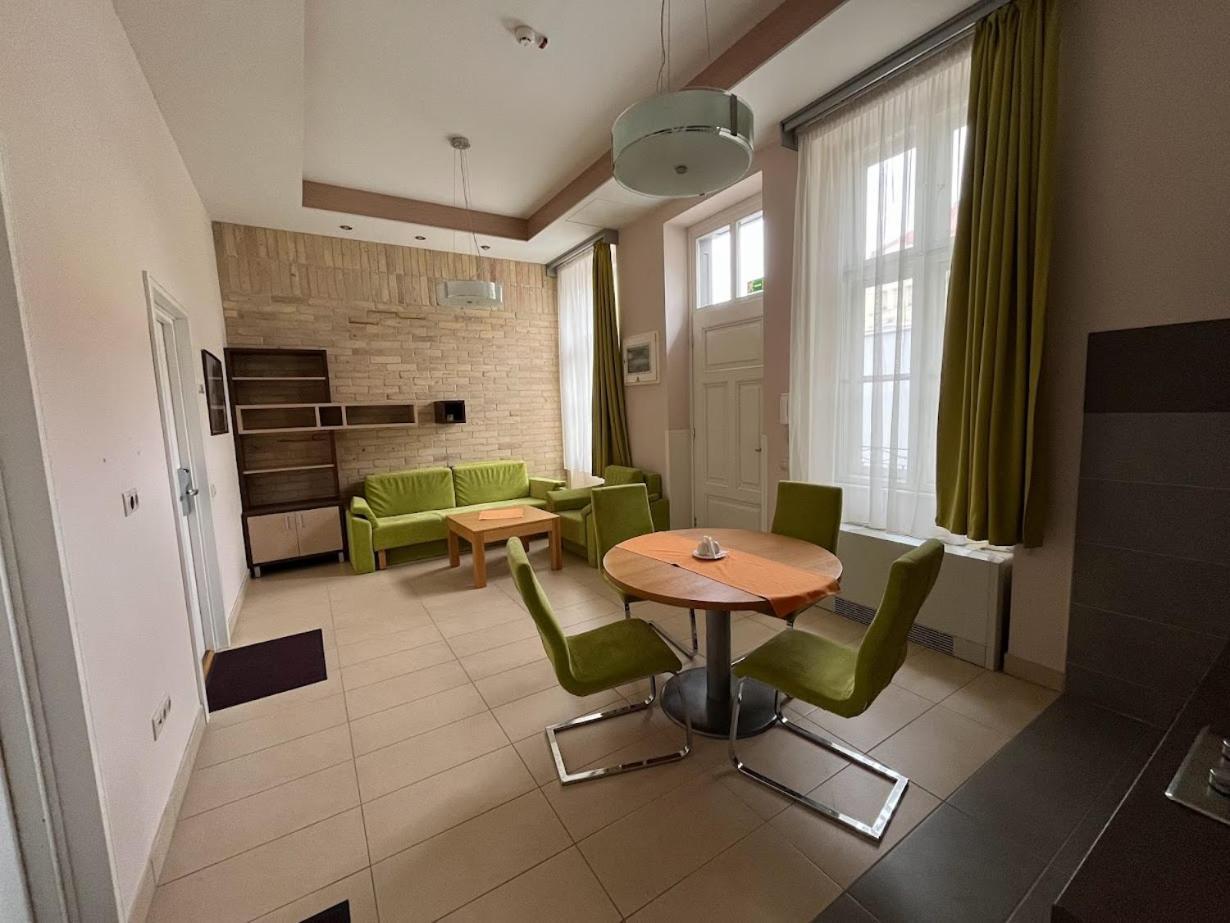 Soleil Apartman Szeged Ngoại thất bức ảnh